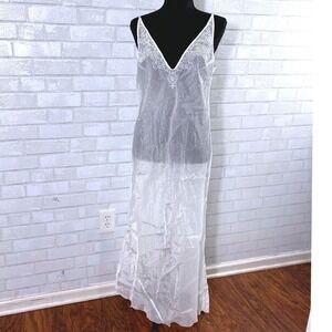 Vtg Victorias‎ Secret Sheer Nightgown Lingerie Medium Long Bridal Delicate Fairy